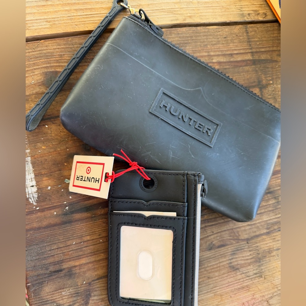Hunter black rubber wristlet and small wallet new never used. Target Hunter blk